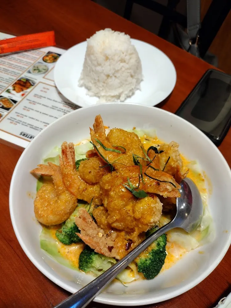 Crispy Shrimp Chew Chee Sauce